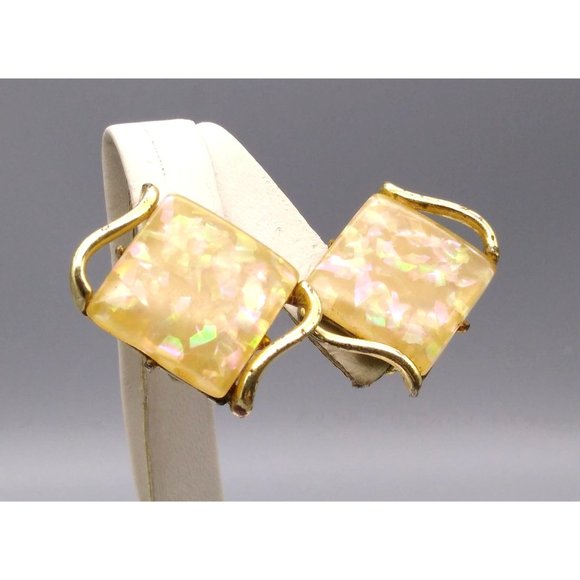 Vintage Coro Faux Opal Earrings Moonglow Chicklet, Gold Tone Squares of Beige - Picture 3 of 5